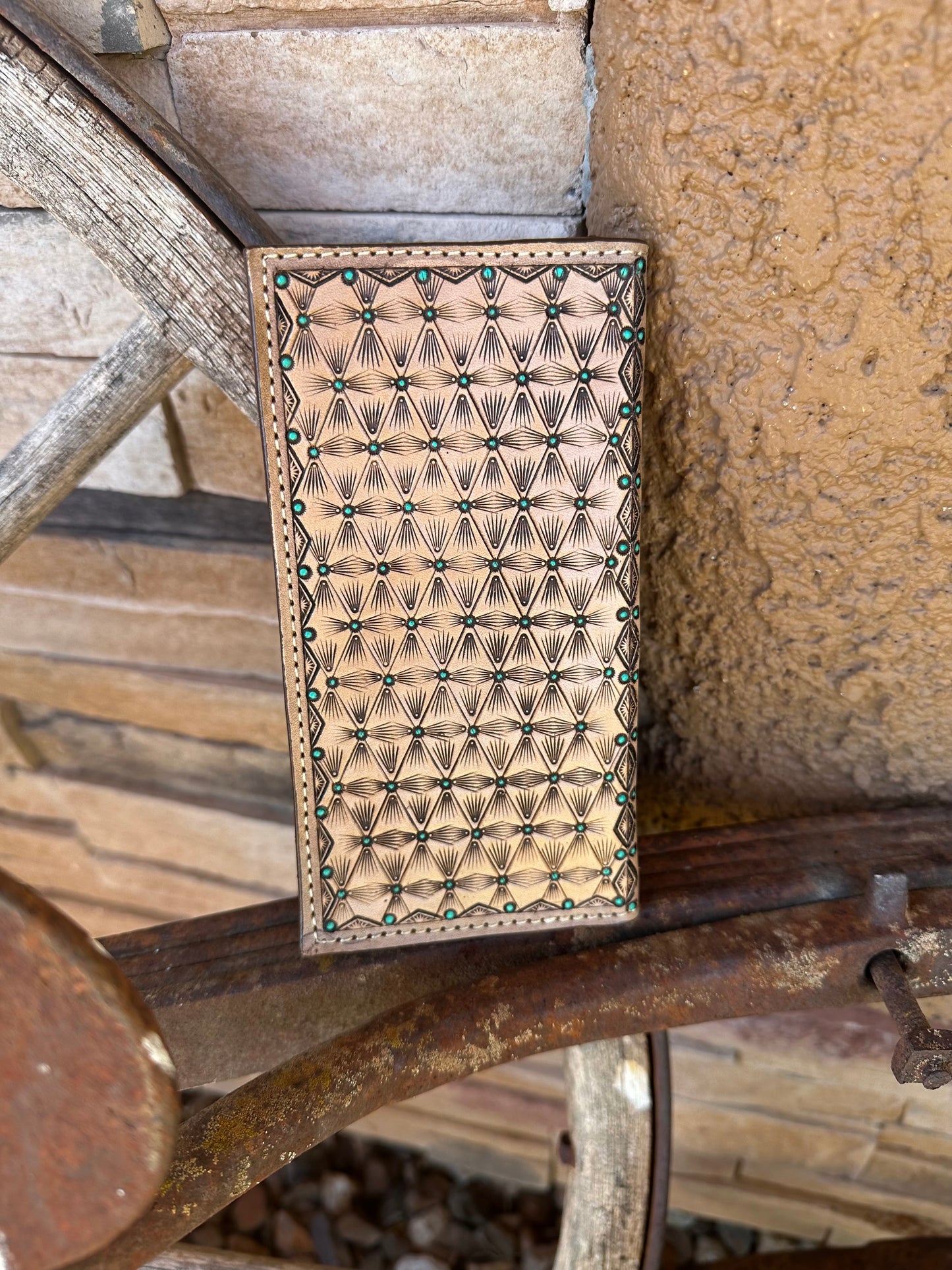 Mens tooled leather cow skull roper wallet