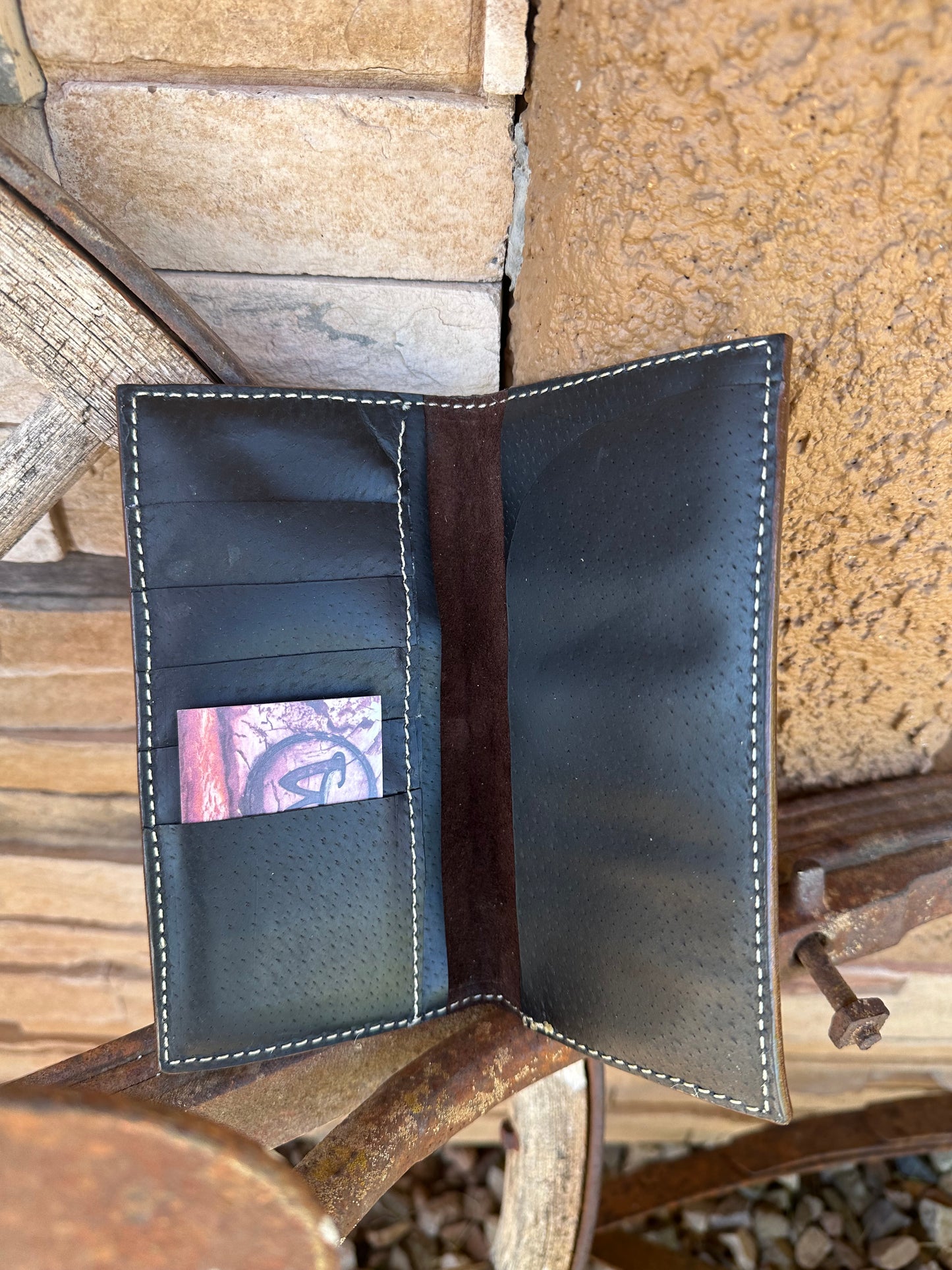 Mens tooled leather cow skull roper wallet