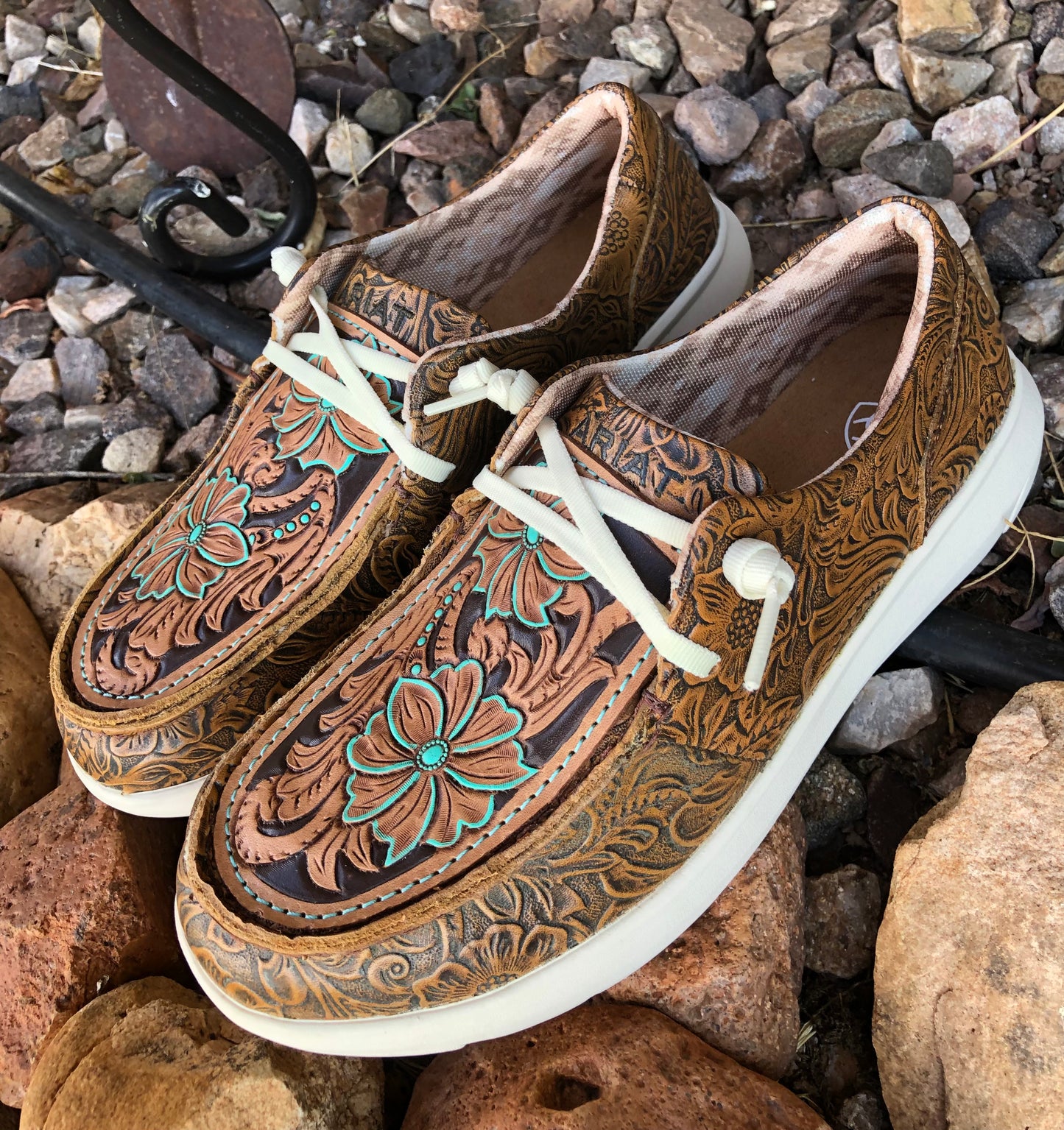 Western tooled leather floral Ariat shoes size 8