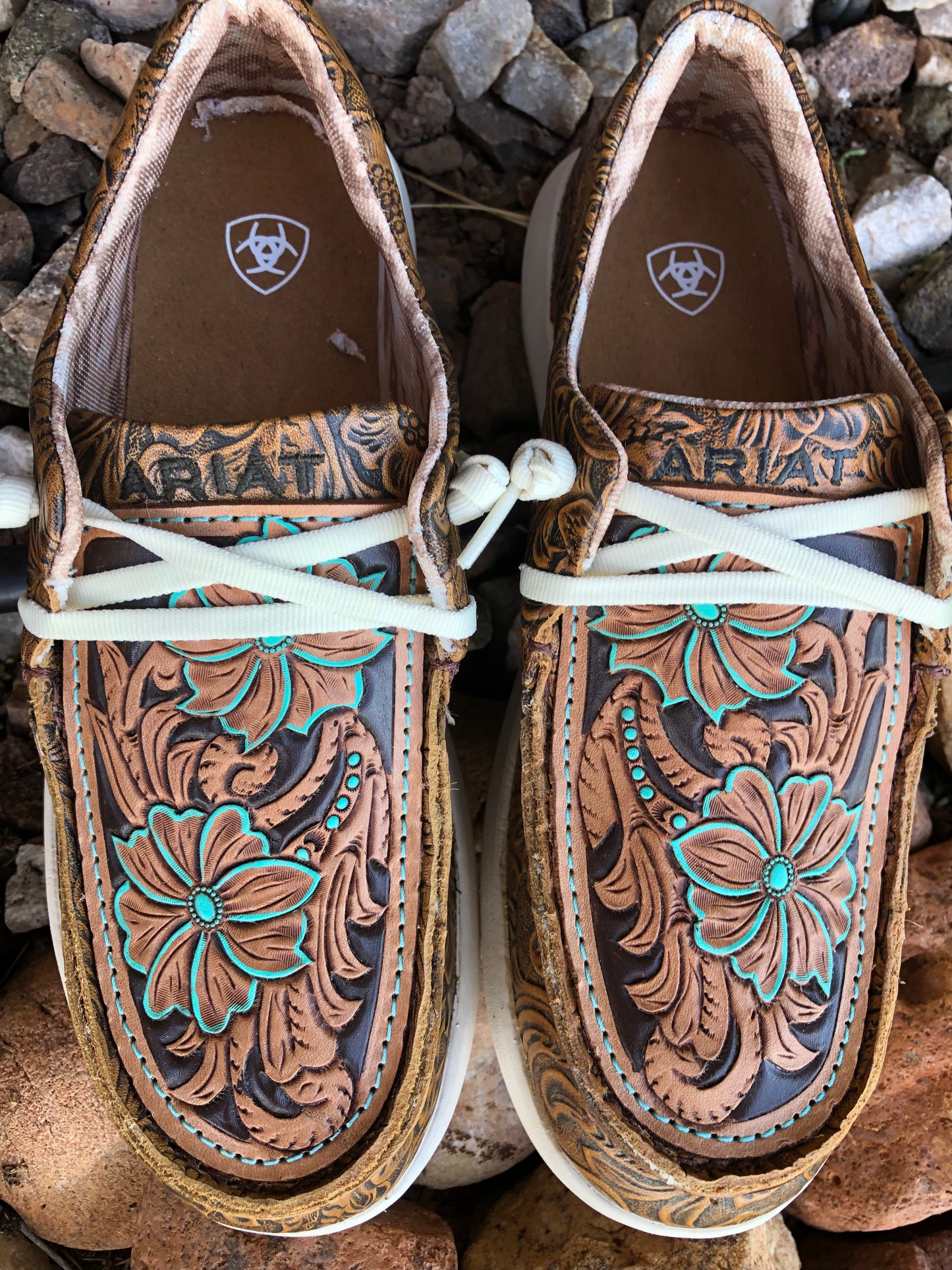 Western tooled leather floral Ariat shoes size 8